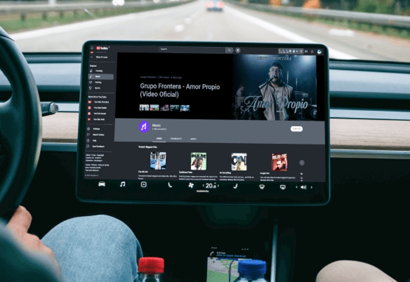 Netflix アプリアイコン | Apple CarPlay で Netflix を視聴する方法